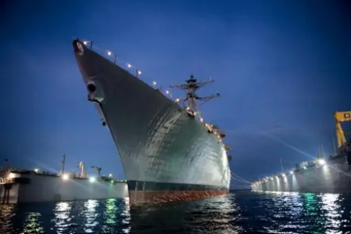 Wodowanie USS Ralph Johnson