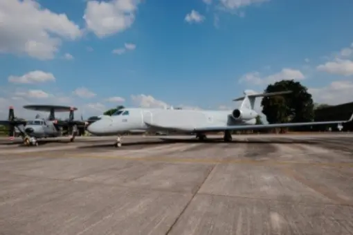 Pierwszy G550-AEW Singapuru