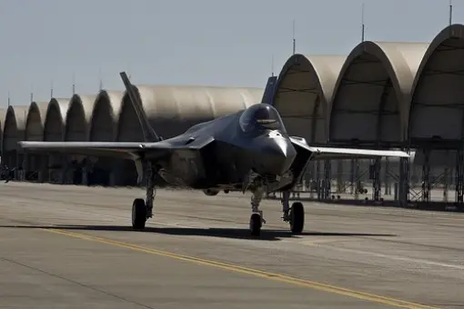Mniej holenderskich F-35