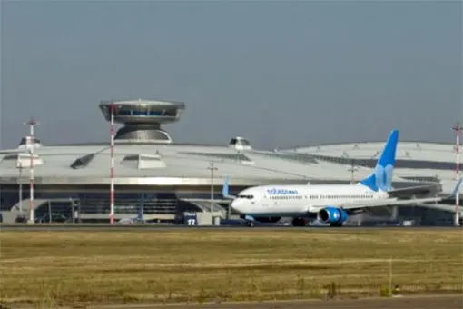 Spadek liczby pasażerów linii lotniczych w Rosji