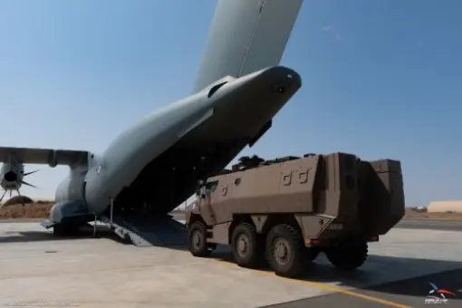 A400M przewozi Griffona