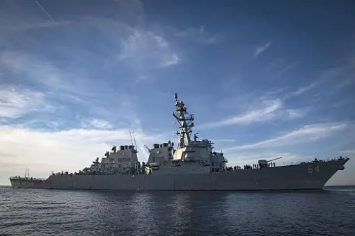 USS Carney kończy misję