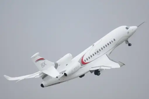Paris Air Show 2015: Premiera Falcona 8X