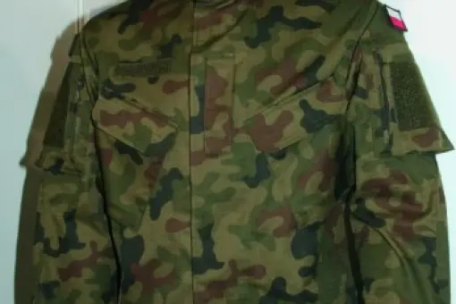 Włókna węglowe w żołnierskich mundurach