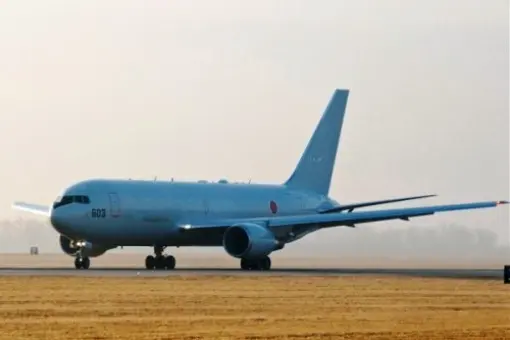 Trzeci KC-767 w terminie?
