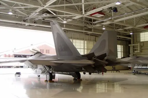 Wstrzymanie lotów F-22