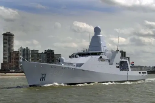 HNLMS Groningen w drodze na Karaiby