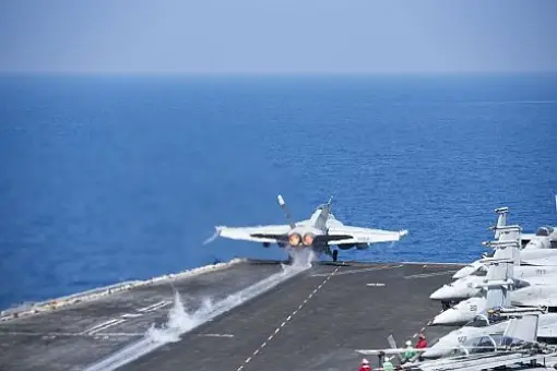 USS George H.W. Bush na Morzu Śródziemnym