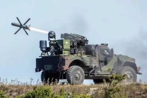 Spike NLOS odpalany z JLTV