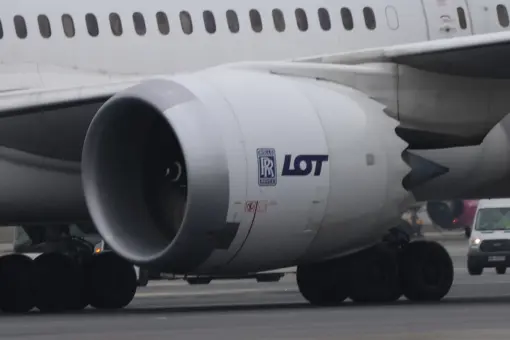 Przedłużenie umowy ST Engineering i PLL LOT