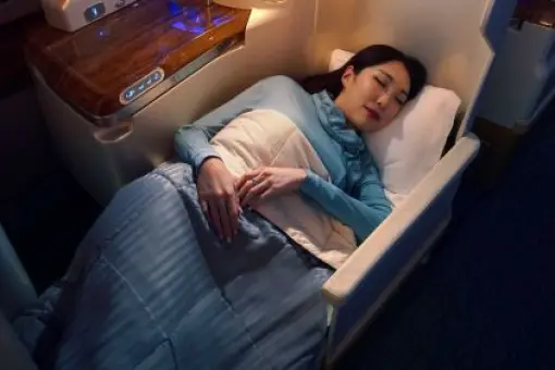 Odzież pokładowa dla pasażerów Emirates