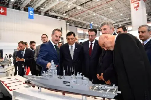Tureckie samoloty i okręty dla Indonezji