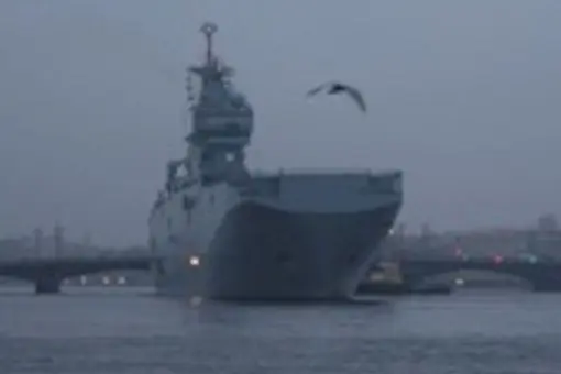 Mistral zawinął do St. Petersburga