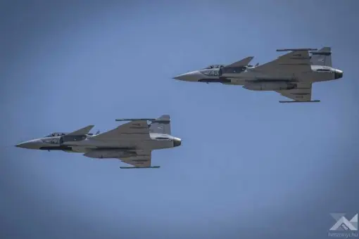 Węgierskie Gripeny w komplecie