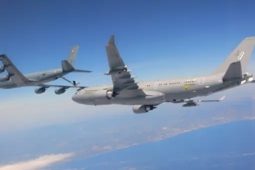 A330 MRTT tankował z KC-135