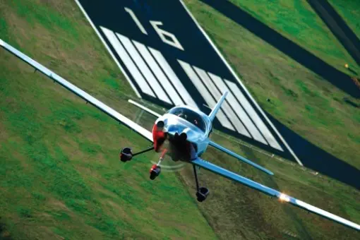 Mniej tłokowych, więcej odrzutowych