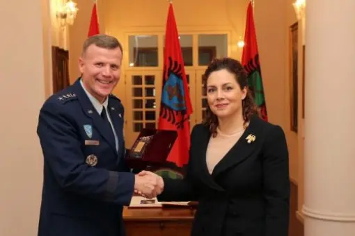 NATO zainwestuje w bazę w Kuçovej
