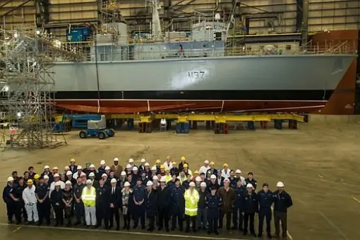 Ponowne wodowanie HMS Chiddingfold