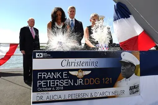 Nadanie imienia USS Frank E. Petersen Jr.