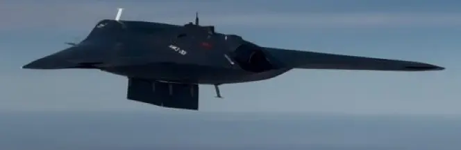 Anka III zrzuca bombę Tolun