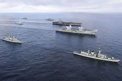USS George HW Bush na drodze QE