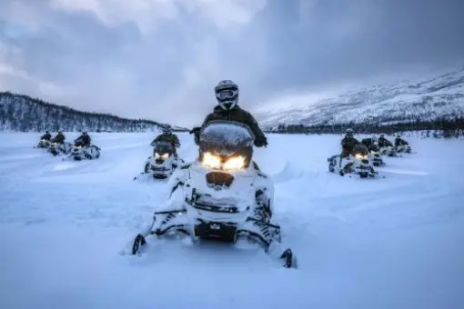 Royal Marines odebrali skutery śnieżne