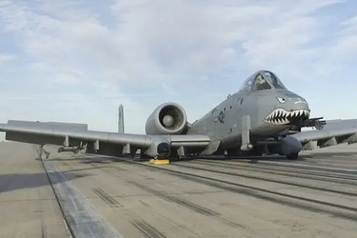 Zawieszenie lotów części A-10