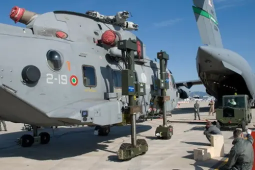 Załadunek włoskich AW-101