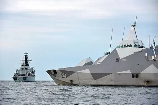 HMS Montrose ćwiczy na Bałtyku