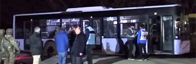 Grupy cywilów opuściły Mariupol