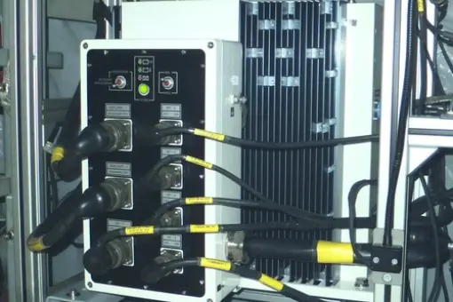 Zasilacz pojazdowy Radiotechniki