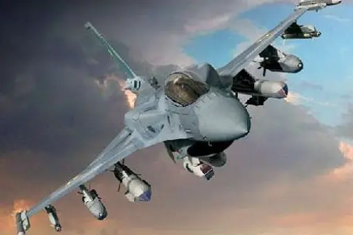 Kody Gripena, próby F-16