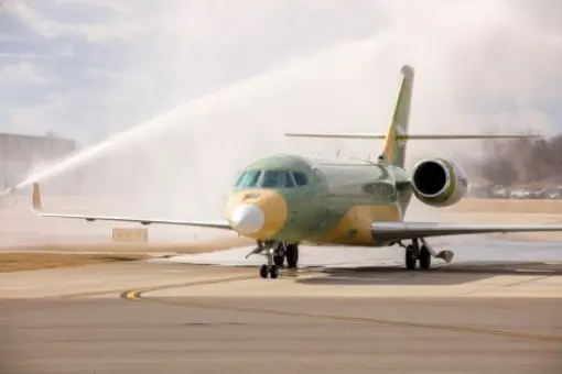 Seryjny Falcon 6X w Little Rock