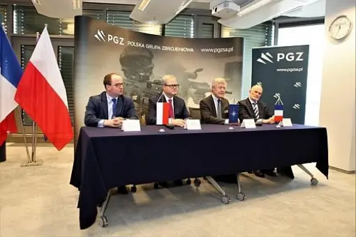 Współpraca PGZ z DCNS