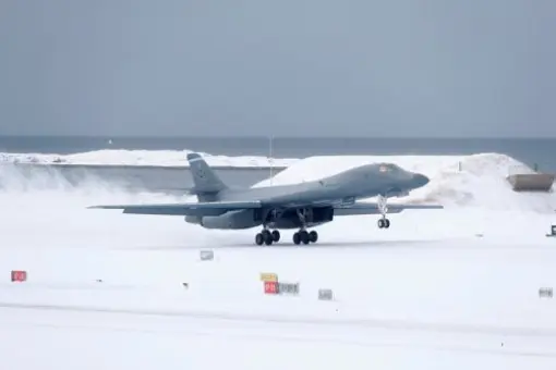 B-1B za kręgiem polarnym 