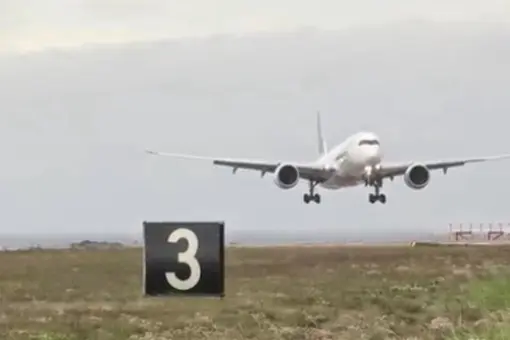 Próby operowania A350 z bocznym wiatrem 
