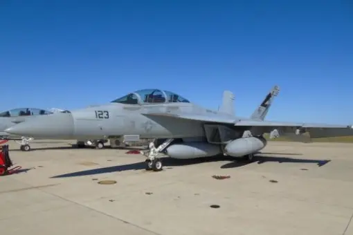 Super Hornet z IRST Block II