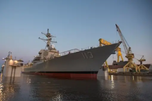 Wodowanie USS John Finn