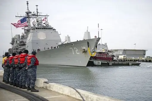 Powrót USS Vella Gulf