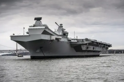 HMS Dragon na testach QE