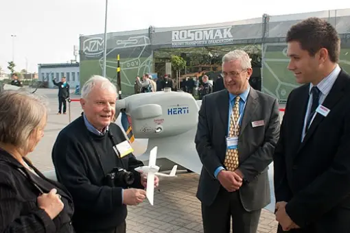 Jarosław Janowski na stoisku BAE Systems