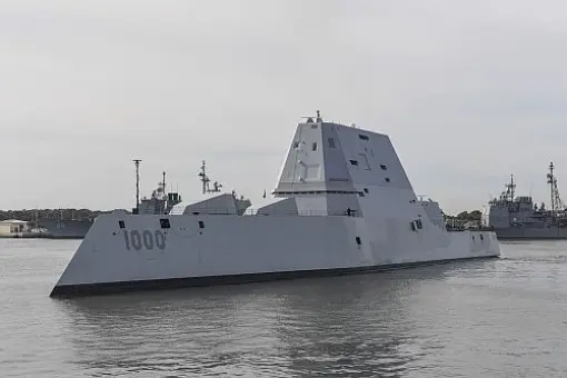 USS Zumwalt po naprawie