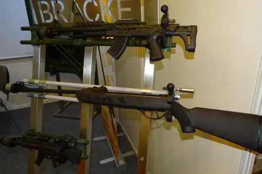 Uniwersalny montaż do broni z Estonii