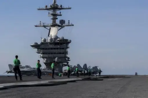 9 rannych po pożarze na USS Abraham Lincoln