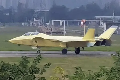 Dwumiejscowy Chengdu J-20S