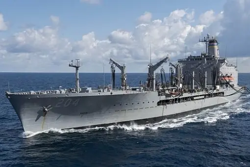 MSC zaopatruje Vendémiaire 