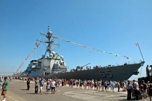 Kluczowa wizyta USS Benfold w ChRL