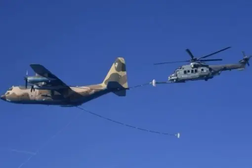 Caracal tankuje z KC-130H