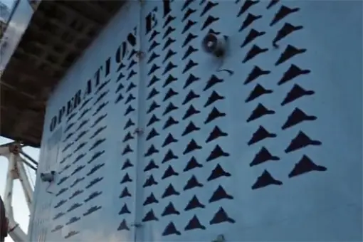Trofea USS Abraham Lincoln z operacji Epic Fury