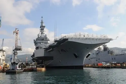 Zakończono modernizację Charles de Gaulle